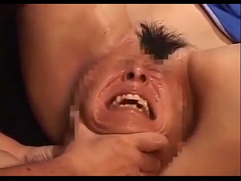 Man Sticks Head In Vagina